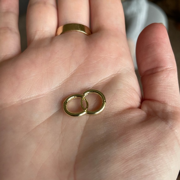 14k gold plated sterling sliver huggie earrings - Picture 4 of 5